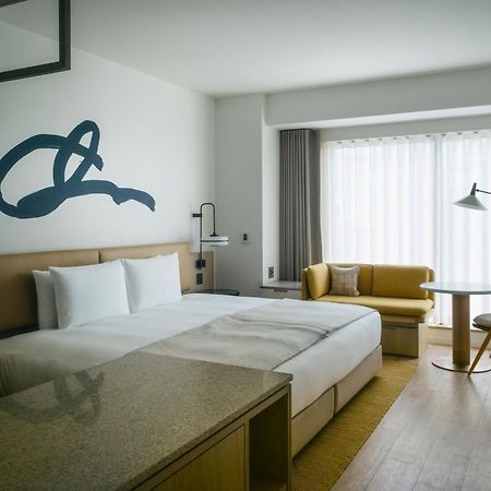 Hotel Zentis Osaka Exterior foto A room at the hotel