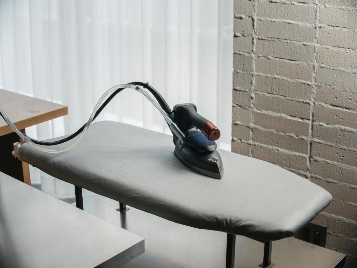 Hotel Zentis Osaka Exterior foto A steam iron on an ironing board