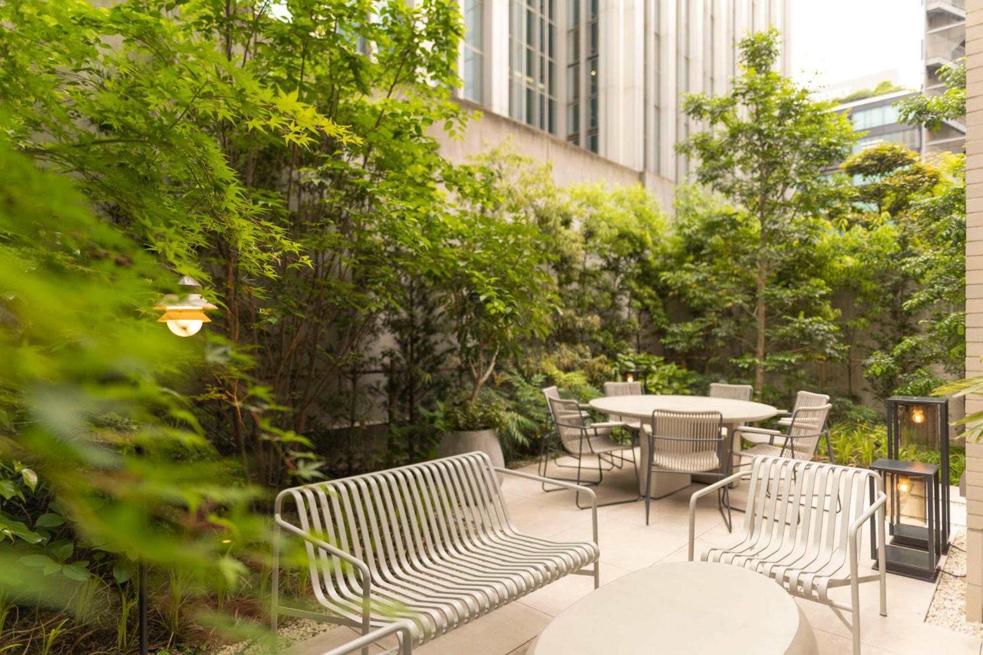 Hotel Zentis Osaka Exterior foto The courtyard at the National Museum of the American Indian